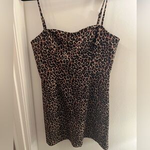 French Connection leopard mini dress! Great condition - only worn once! Size 6.